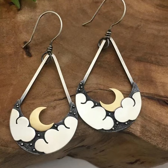 Jewelry - Gold and silver earrings